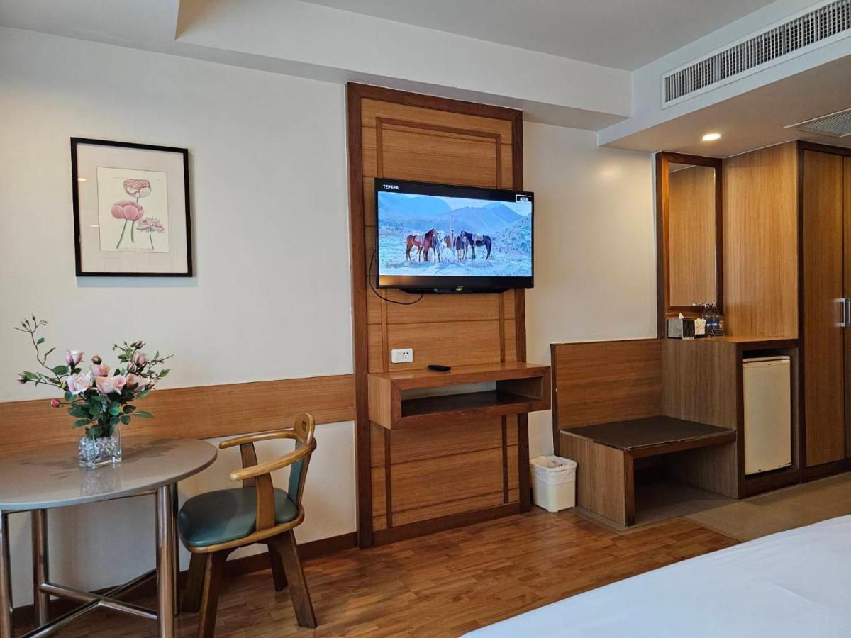 Dynasty Hotel