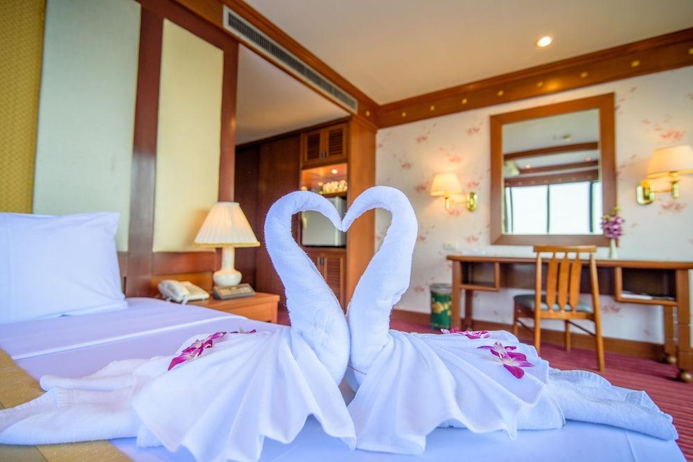 Alexander Hotel 5*