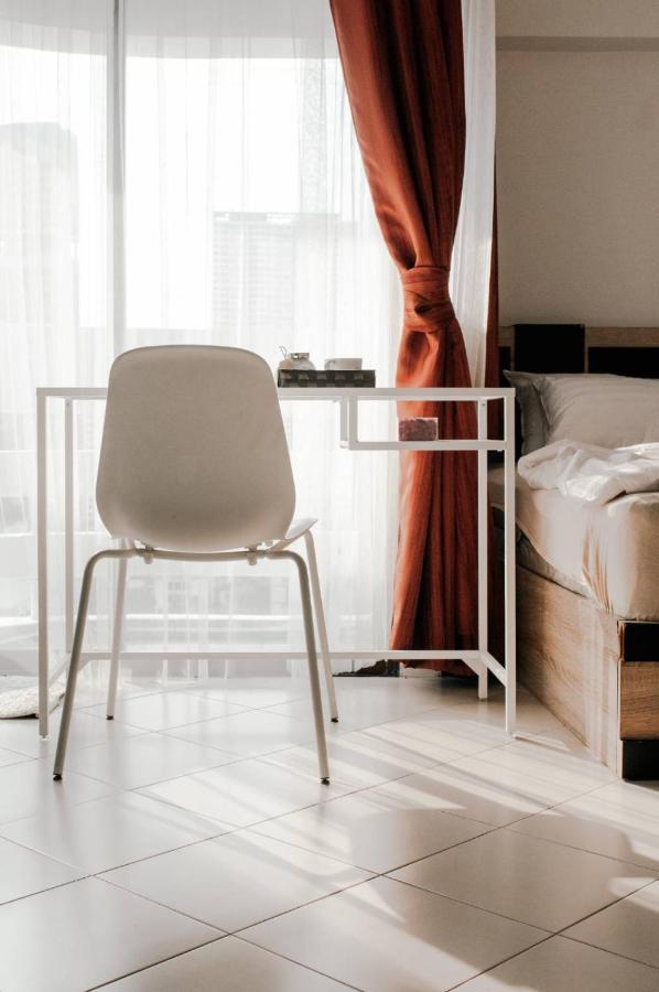 Apartemen Cozy 1br Walk To Bts And Airport Rail Link Close To Malls T