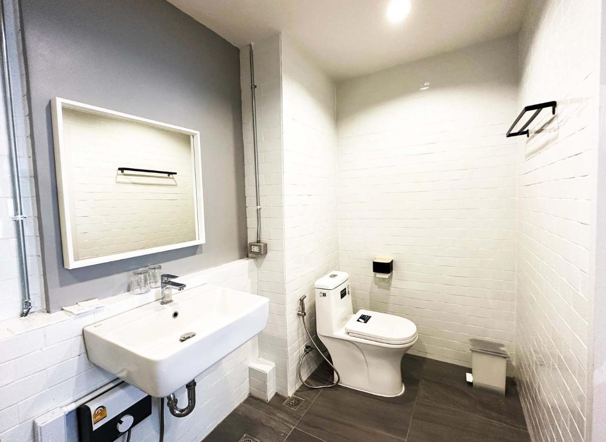 River Hotel 3*
