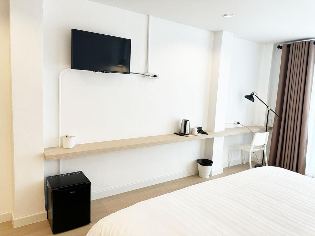 River Hotel 3*