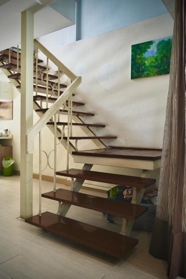 Sura Hostel Bangkok Near Mrt Phra Ram 9 *