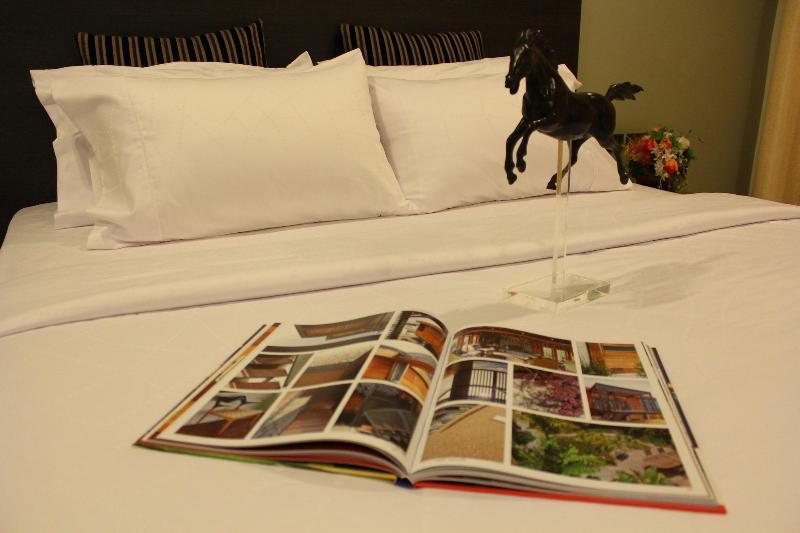 14 Living Hotel 3*