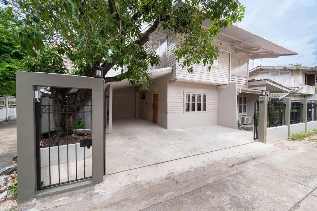 The Mellow At Ekkamai Holiday home Bangkok