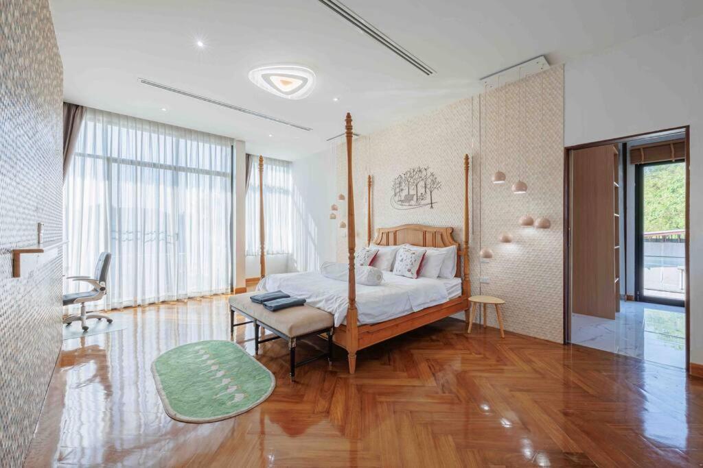 曼谷市区700平五房独栋泳池别墅 Villa Bangkok