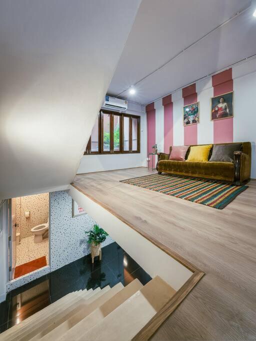 Sukhumvit Entire House 7 Pax - 2 Mins Walk From Skytrain Apartamento Banguecoque