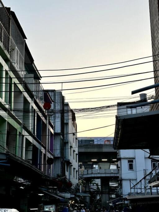 Sukhumvit Entire House 7 Pax - 2 Mins Walk From Skytrain * Banguecoque
