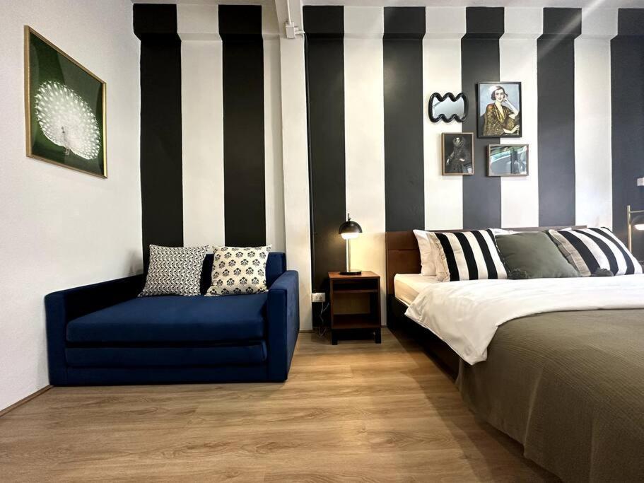 Sukhumvit Entire House 7 Pax - 2 Mins Walk From Skytrain Apartamento *