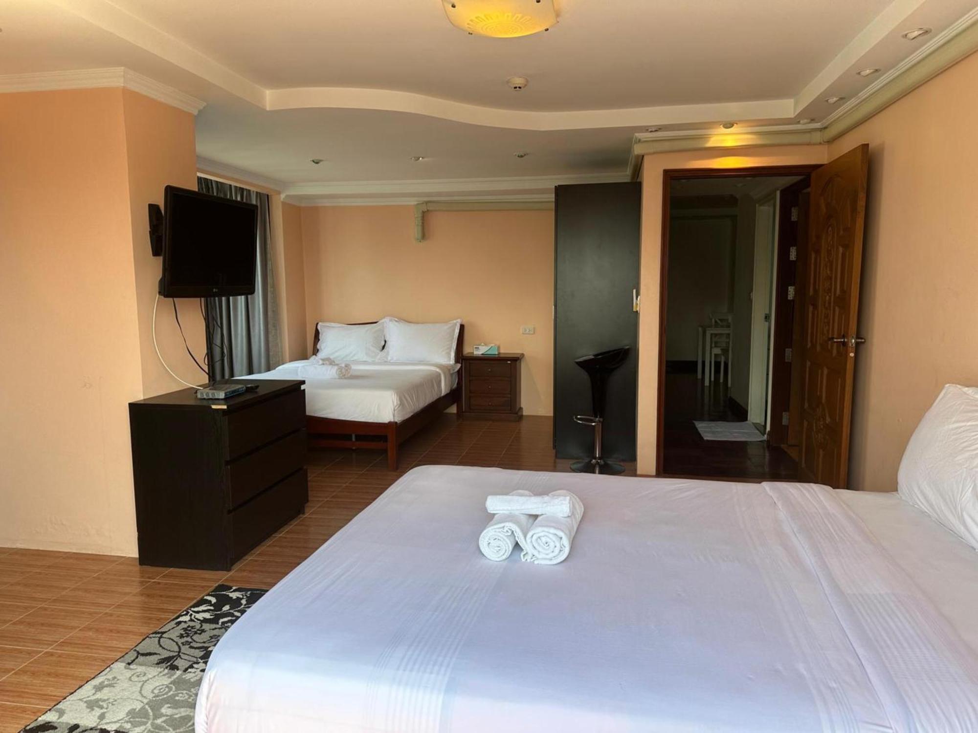 Omni Tower Sukhumvit Nana Direct