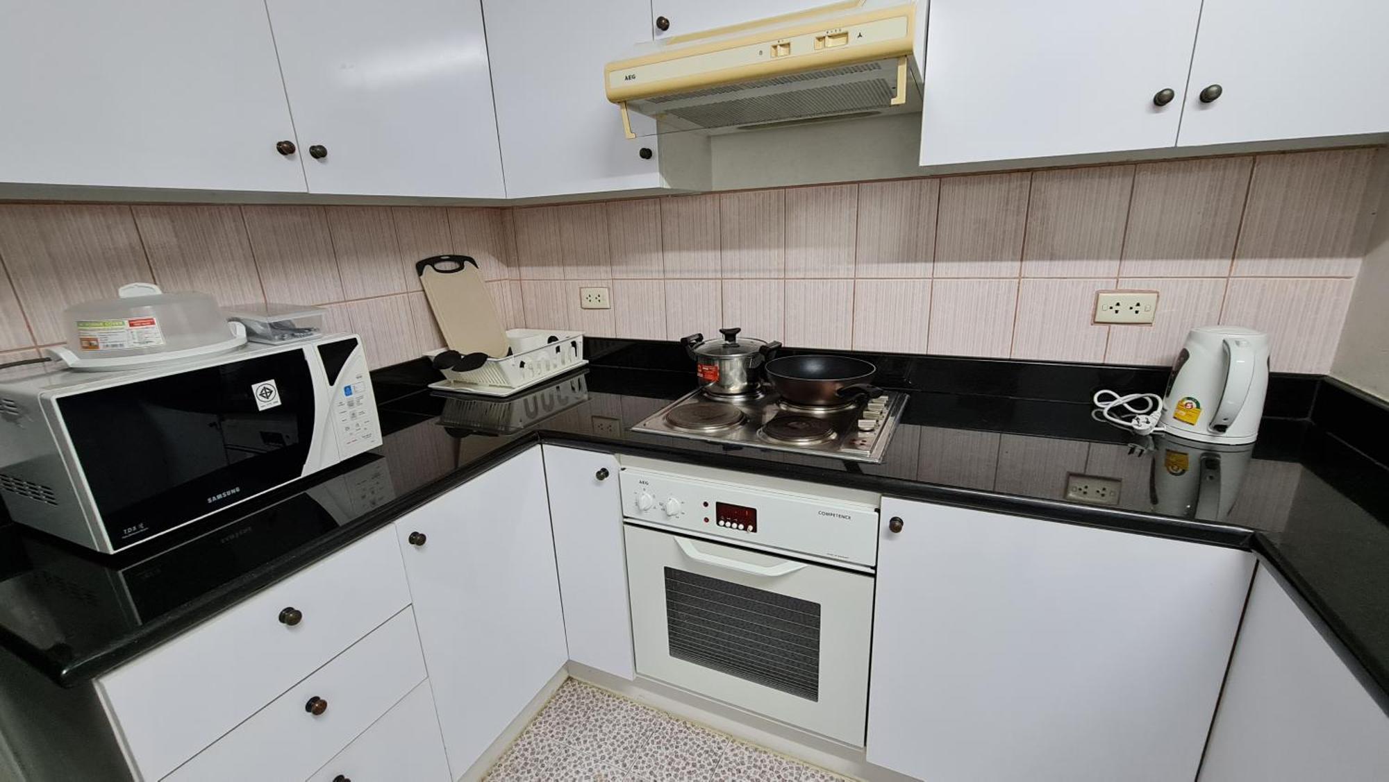 Service Apartment Thong Lo Ekkamai Prompong Apartment