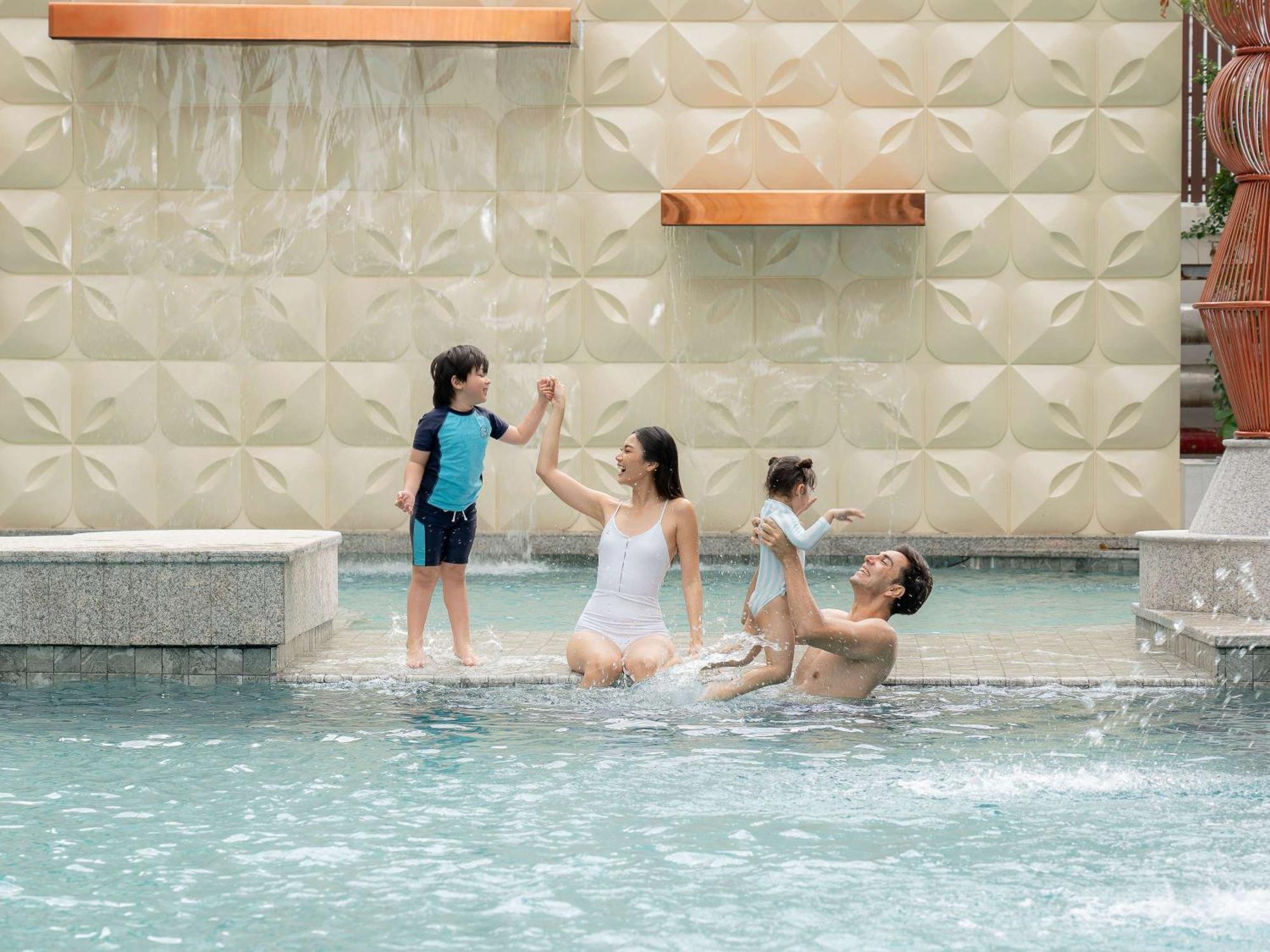 Hotel Novotel Living Sukhumvit Legacy 4*