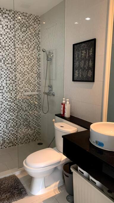 Cozy & Spacious 2br High Floor/amazing View Apartment *