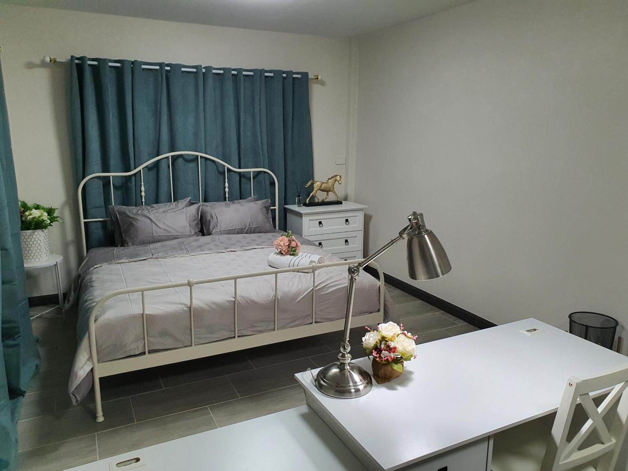 Holiday park 3 Bedroom Cozy Skytrain View Bkk Bangkok