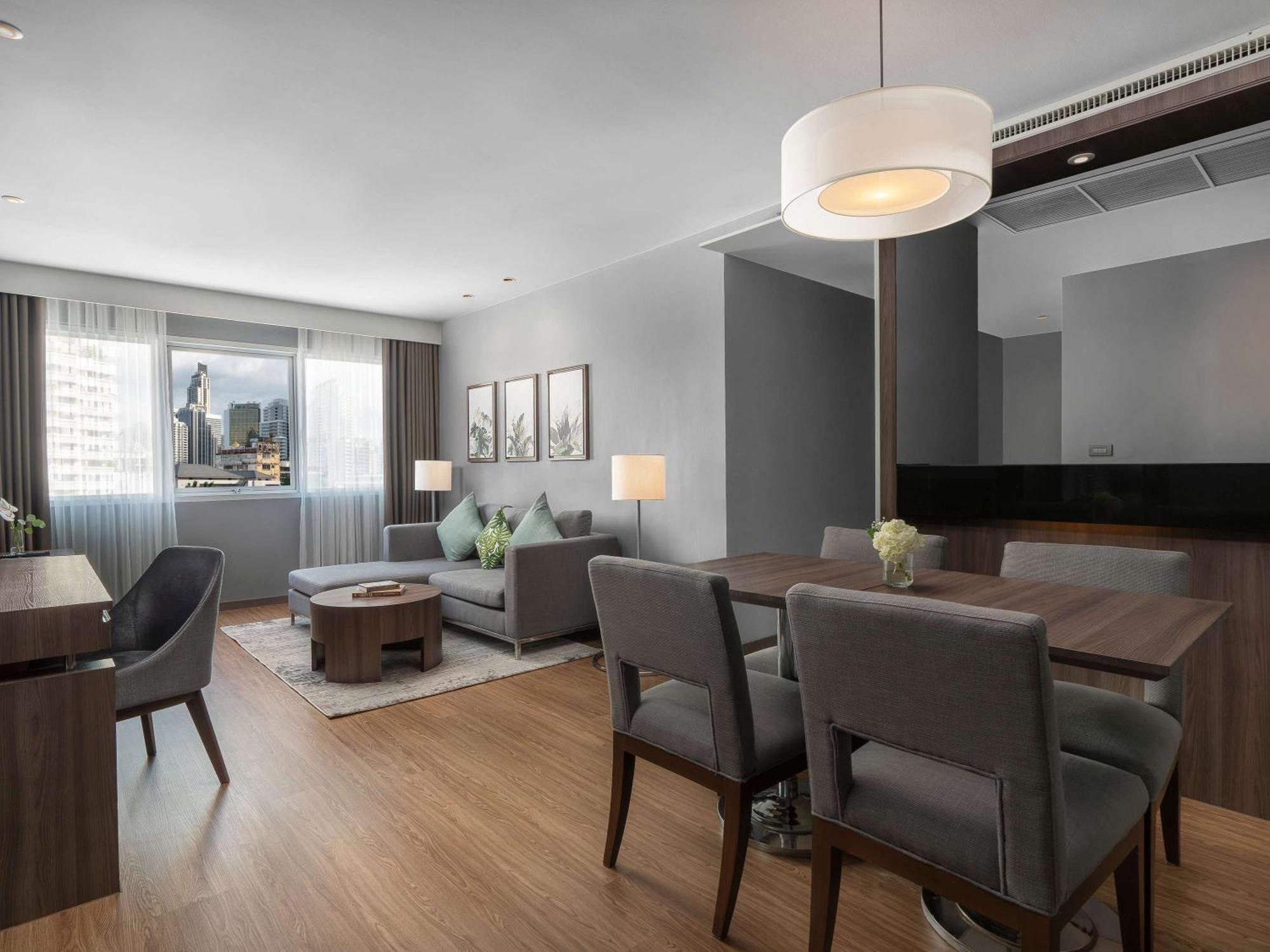 Novotel Living Sukhumvit Legacy Hotel