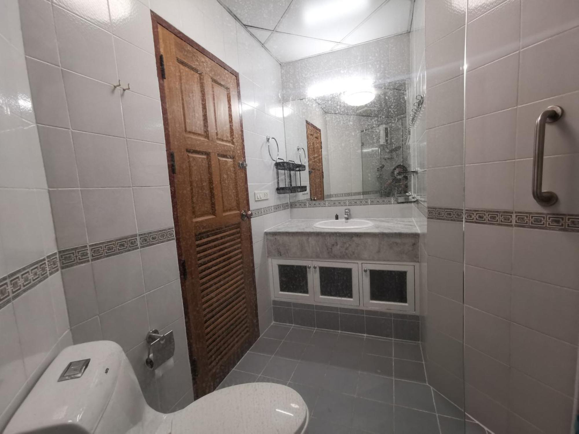 Apartment Cozy 1br Walk To Bts And Airport Rail Link Close To Malls G7 Bangkok