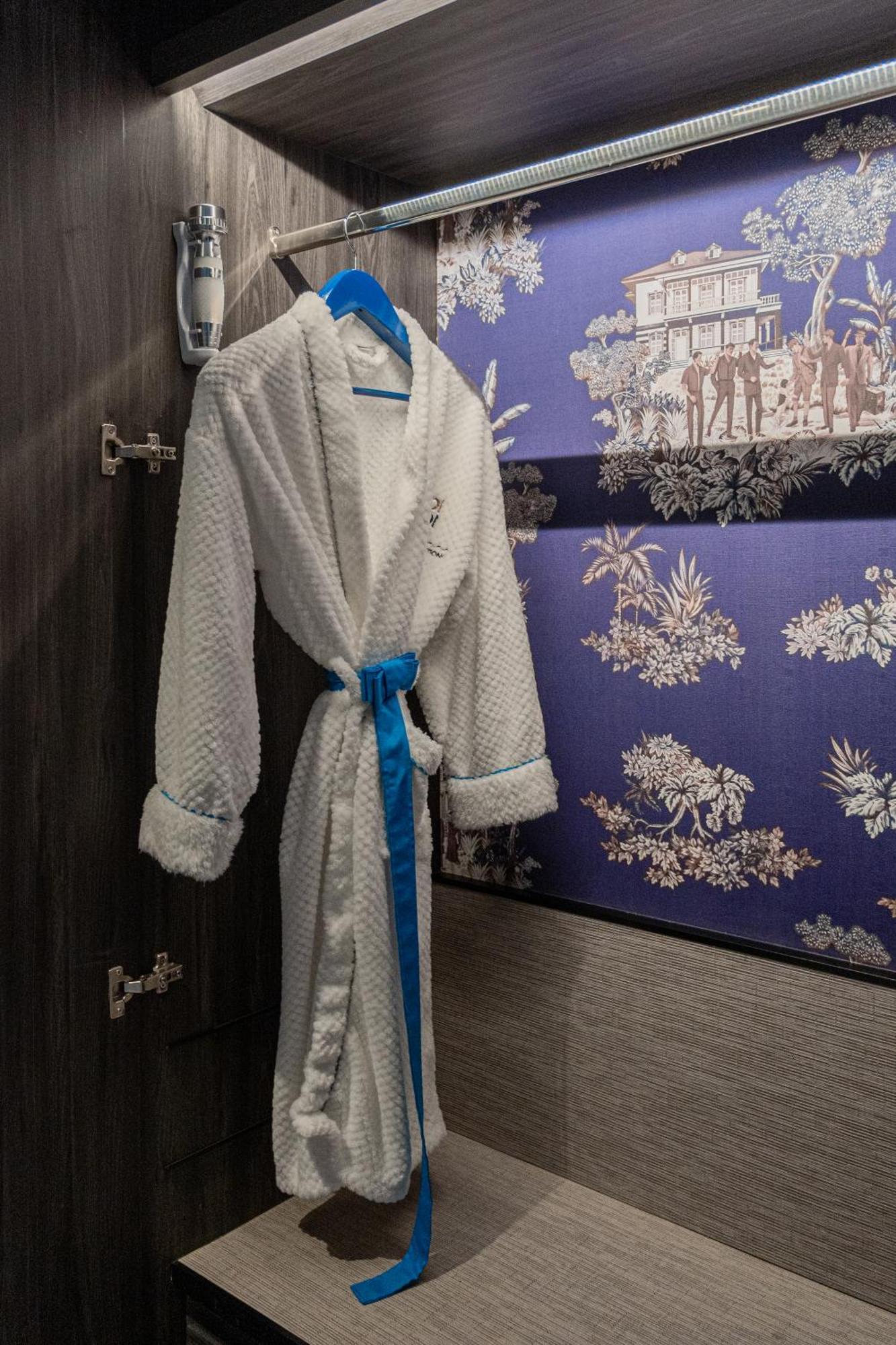 Madi Paidi Bangkok, Autograph Collection 5*