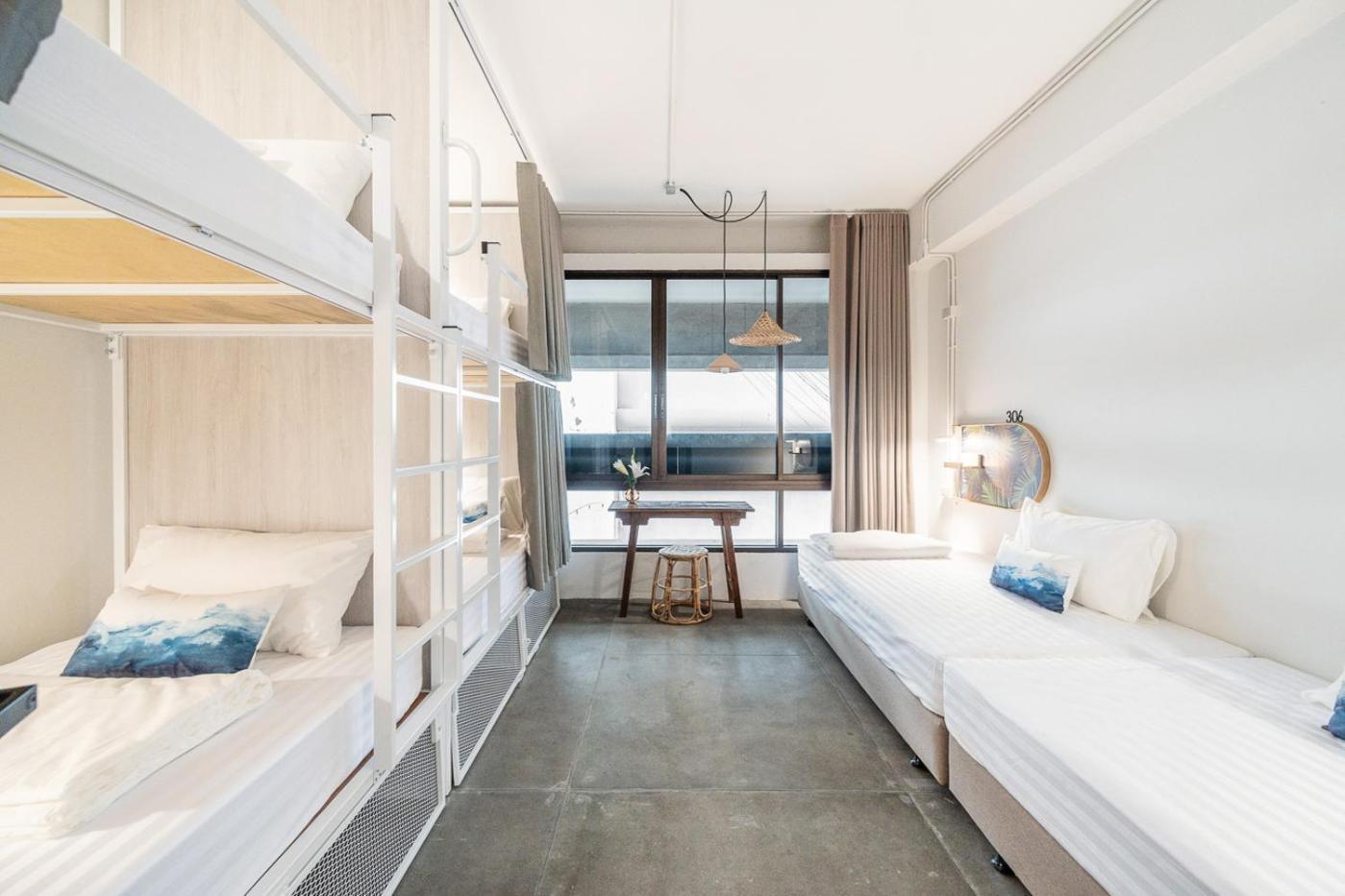 Hostel Unplugged @ Bangrak Bangkok