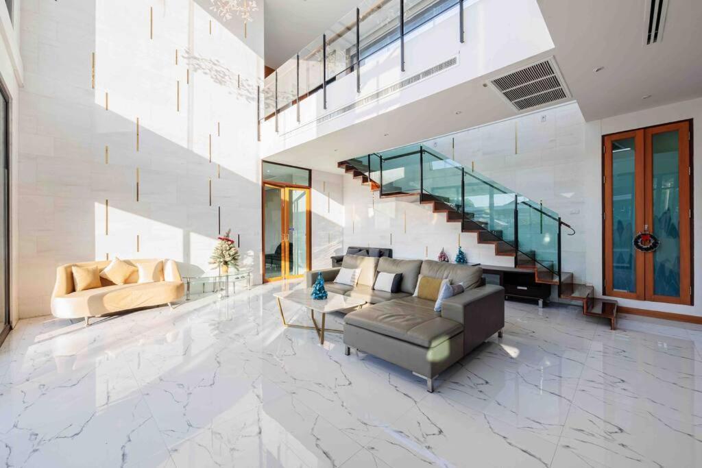 Villa 曼谷市区700平五房独栋泳池别墅 Bangkok