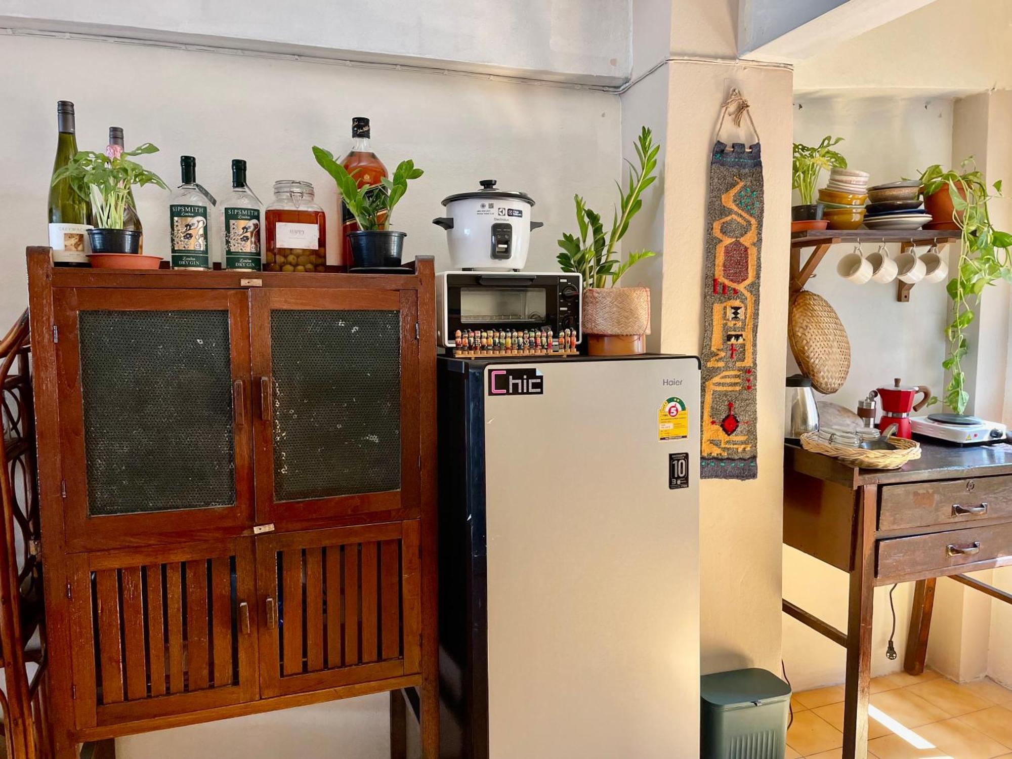 Hostel Baan Khaosoi - Private In A Rooftop 2nd Floor