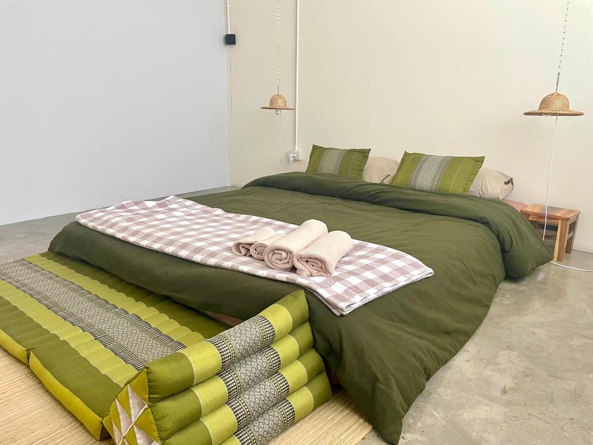 Baan Khaosoi - Private In A Rooftop 2nd Floor Hostel Bangkok
