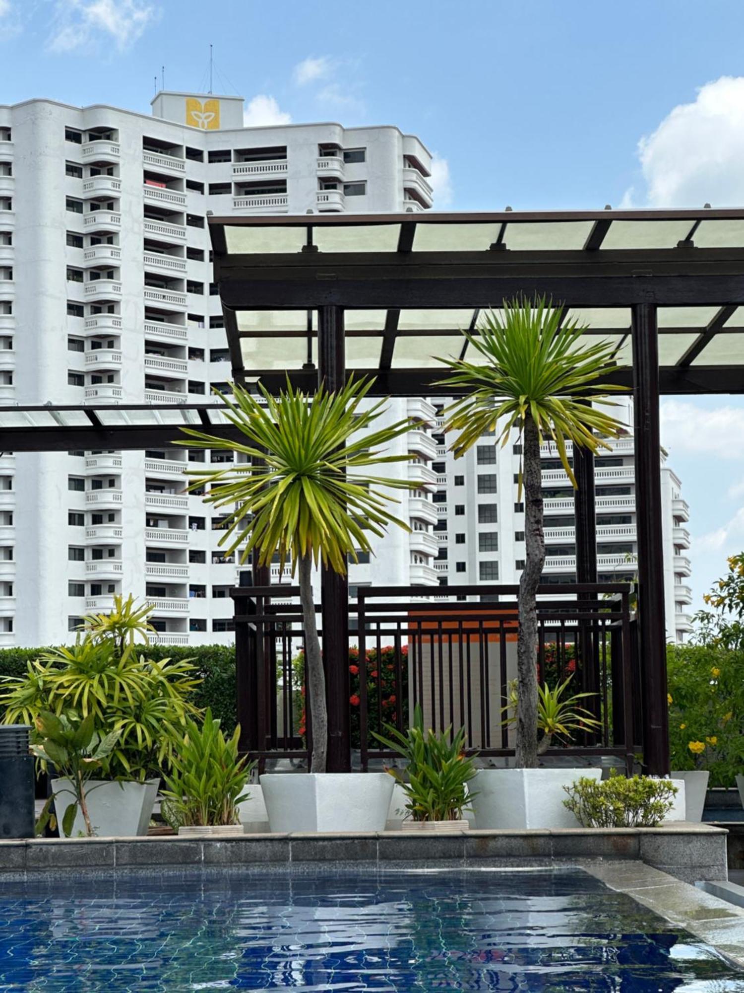 Delightful In Location At Sukhumvit 49 Apartment Bangkok