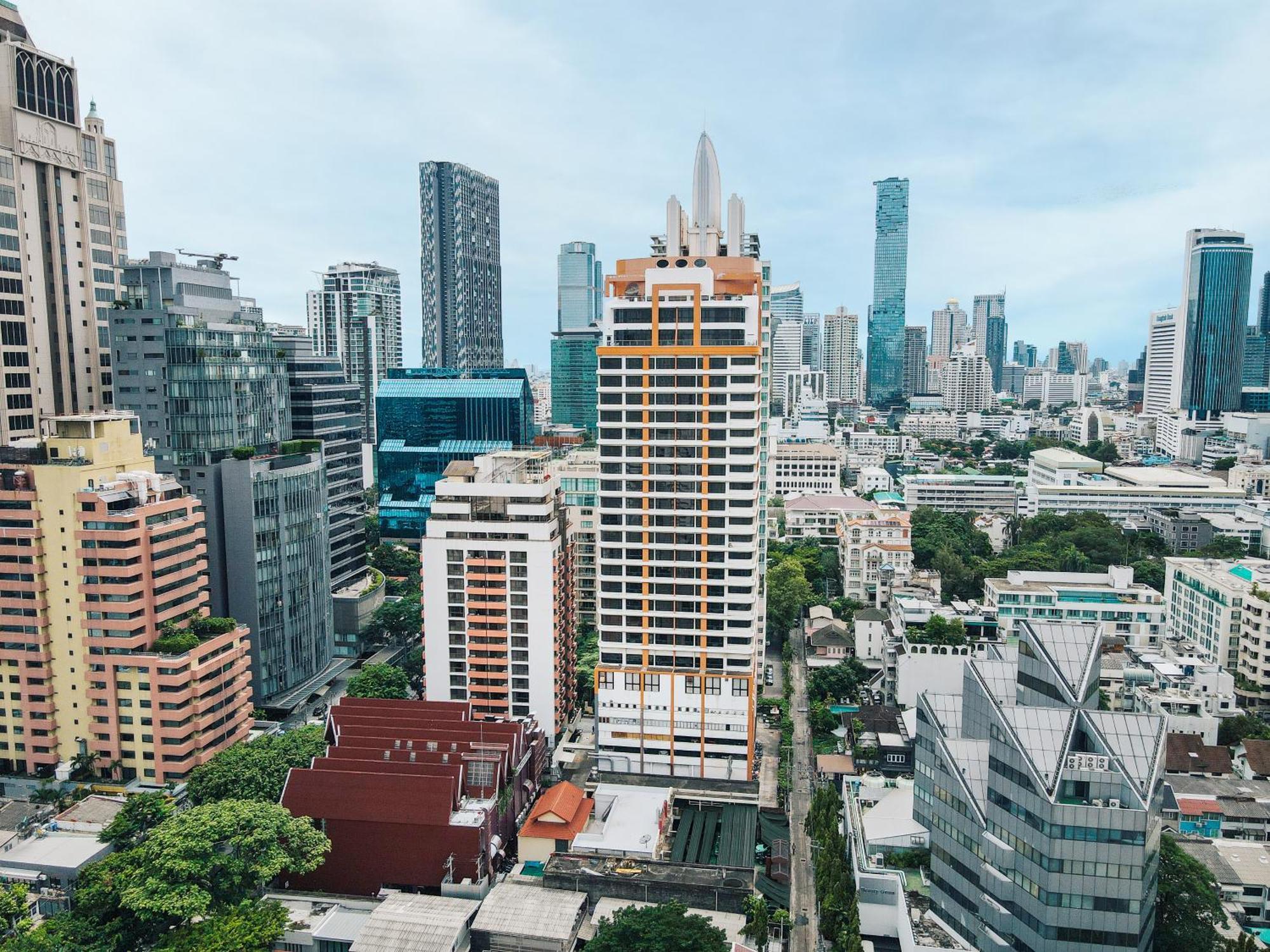 Bandara Silom, - Sha Extra