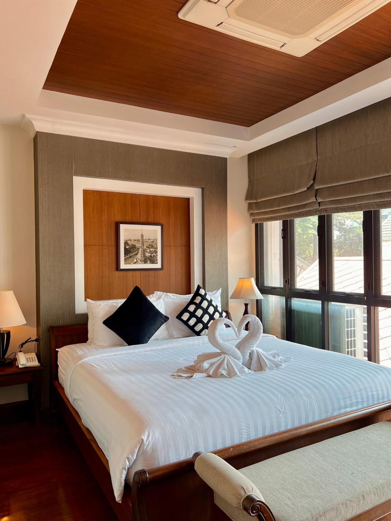 Yotaka Hotel