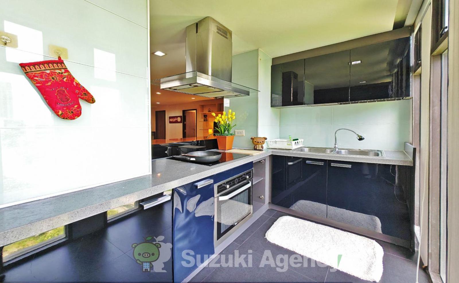 Pangsapuri W8 Condo, Luxe 2 Bedroom Private Floor, Hip Area, 5 Mins From Thonglo Bts Station Bangkok