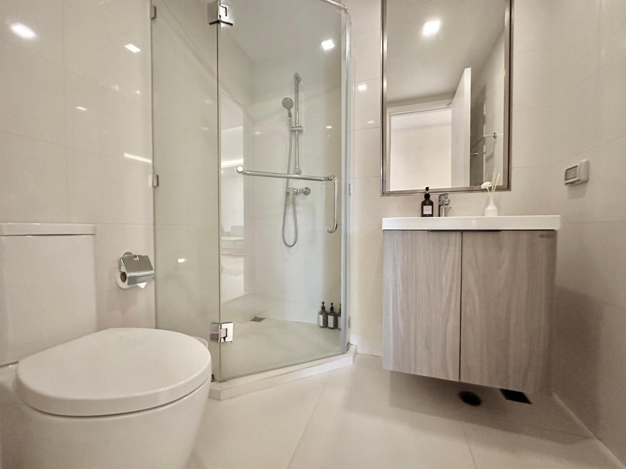 Asok Circle Rein Sukhumvit 12#2br&3br#pool&gym#near Terminal 21 *