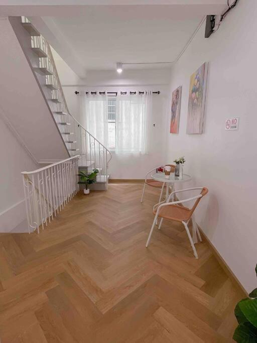 Entire Floor,decorated Cozy Home,near Grand Palace Apartemen Bangkok