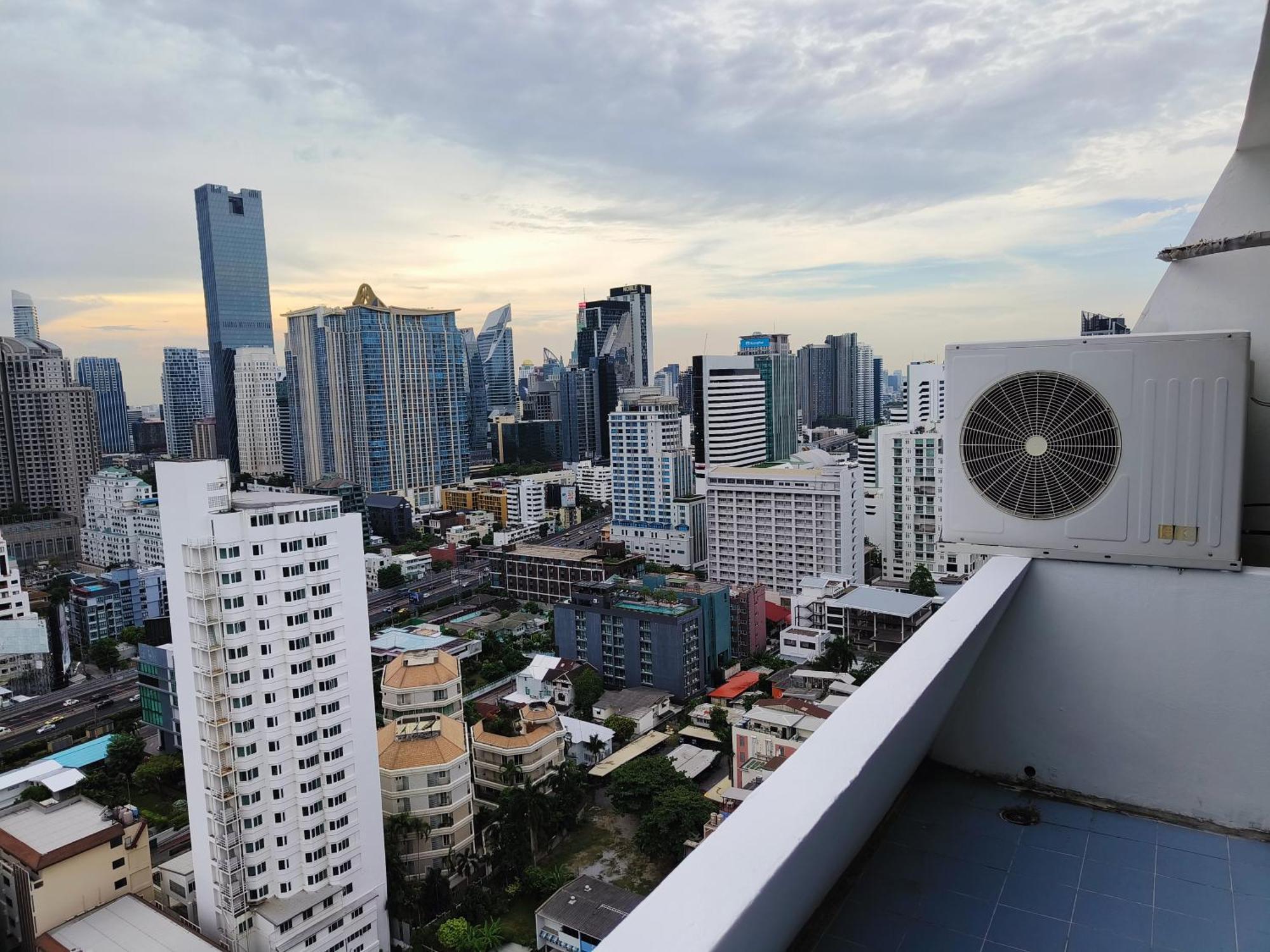 Omni Tower Sukhumvit Nana Direct Hotel