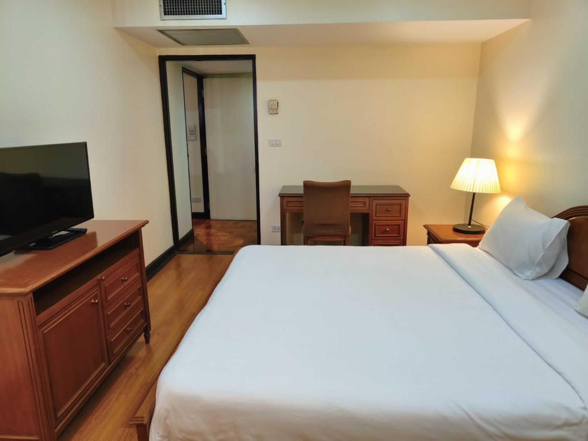Hotel Omni Tower Sukhumvit Nana Direct Bangkok
