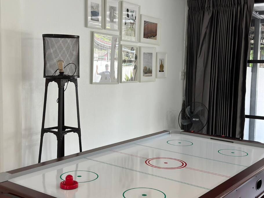 Vila Miq Hk16 - 3br Huai Khwang Mrt With Pool Table Near Jodd Fair
