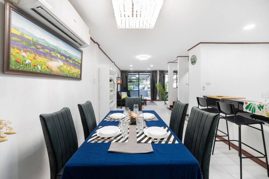 Miq Hk16 - 3br Huai Khwang Mrt With Pool Table Near Jodd Fair Vila Bangkok