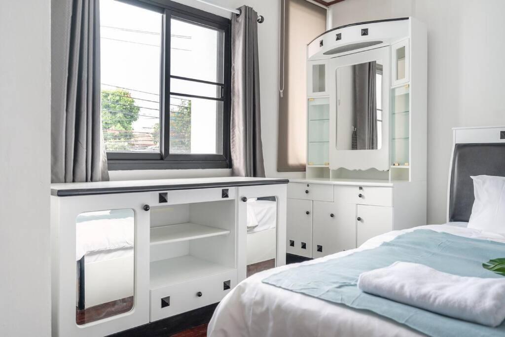 Miq Hk16 - 3br Huai Khwang Mrt With Pool Table Near Jodd Fair