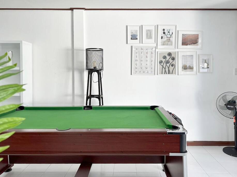 Miq Hk16 - 3br Huai Khwang Mrt With Pool Table Near Jodd Fair Vila *
