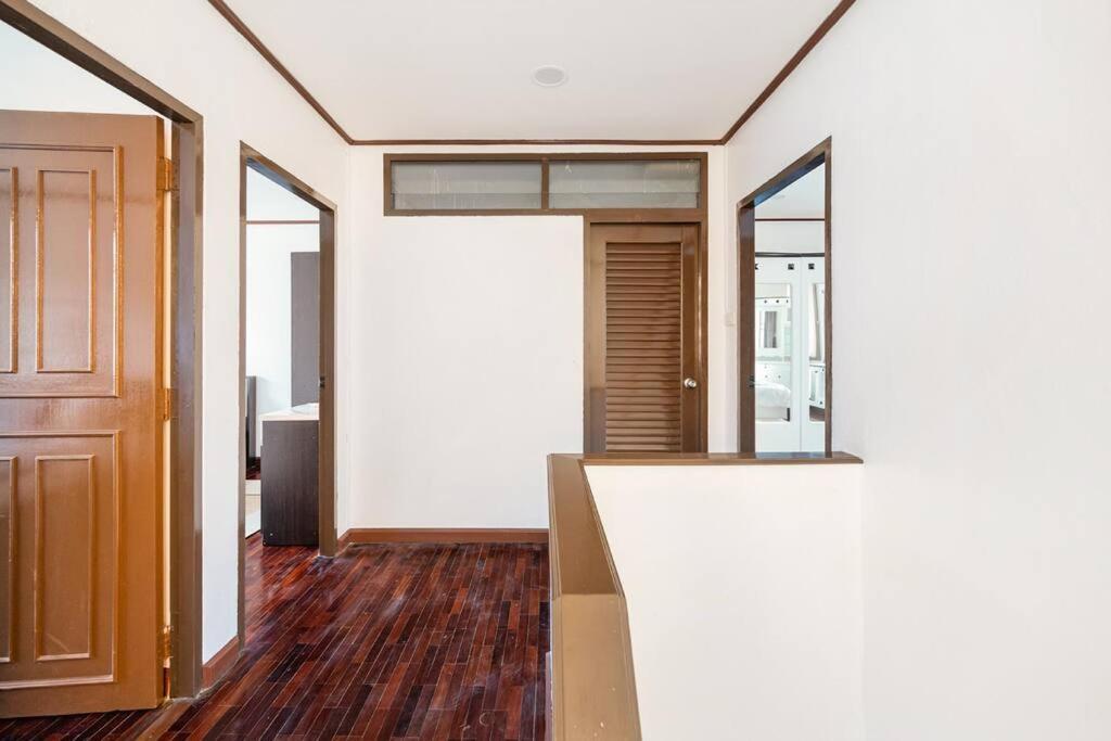 Miq Hk16 - 3br Huai Khwang Mrt With Pool Table Near Jodd Fair Vila