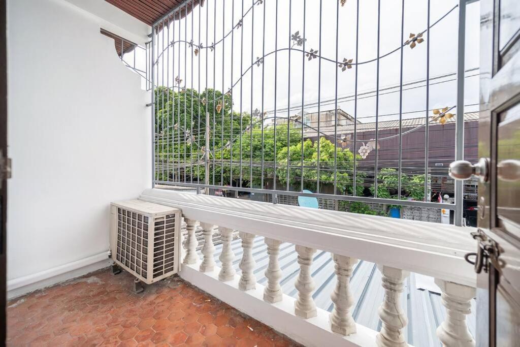 Vila Miq Hk16 - 3br Huai Khwang Mrt With Pool Table Near Jodd Fair *