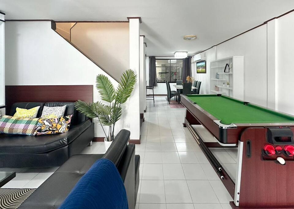 Miq Hk16 - 3br Huai Khwang Mrt With Pool Table Near Jodd Fair Vila *