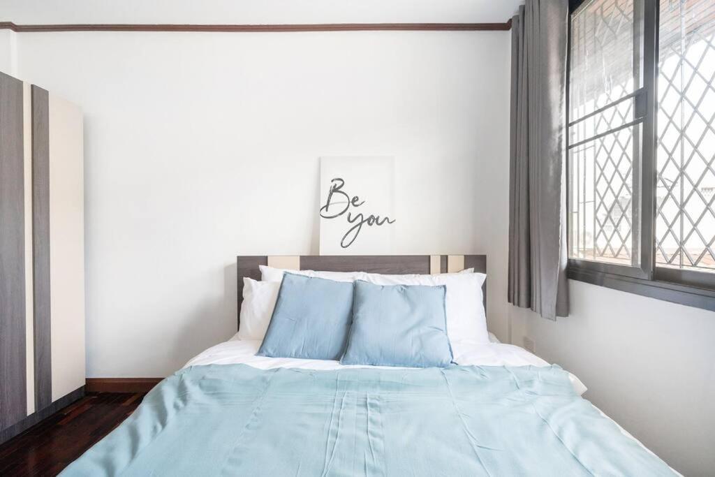 Vila Miq Hk16 - 3br Huai Khwang Mrt With Pool Table Near Jodd Fair
