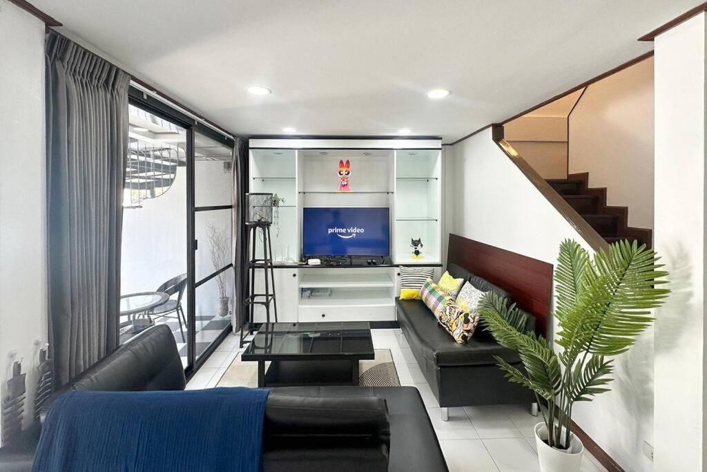 Miq Hk16 - 3br Huai Khwang Mrt With Pool Table Near Jodd Fair *