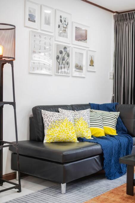 Vila Miq Hk16 - 3br Huai Khwang Mrt With Pool Table Near Jodd Fair Bangkok