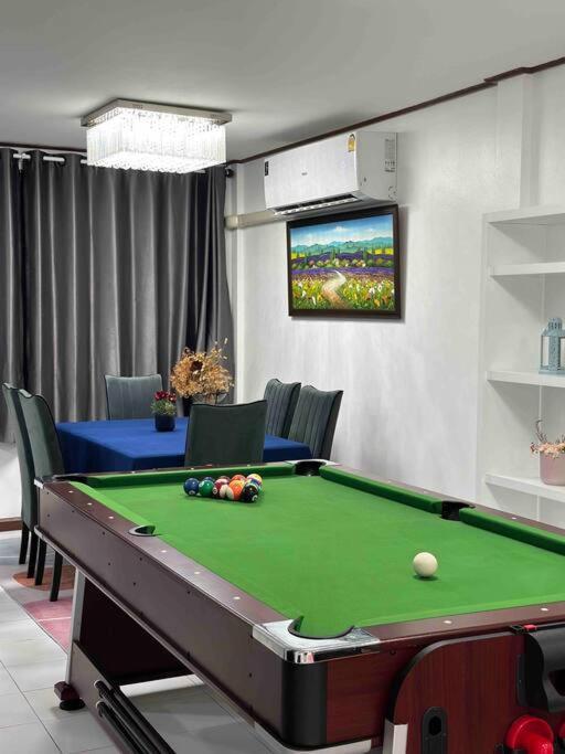 Vila Miq Hk16 - 3br Huai Khwang Mrt With Pool Table Near Jodd Fair *