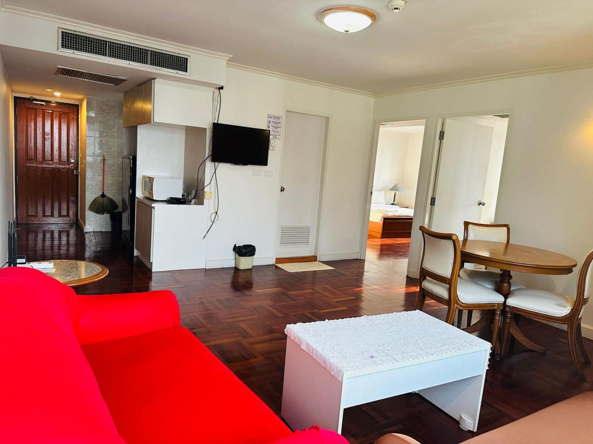 Omni Tower Sukhumvit Nana Direct Hotel 3*