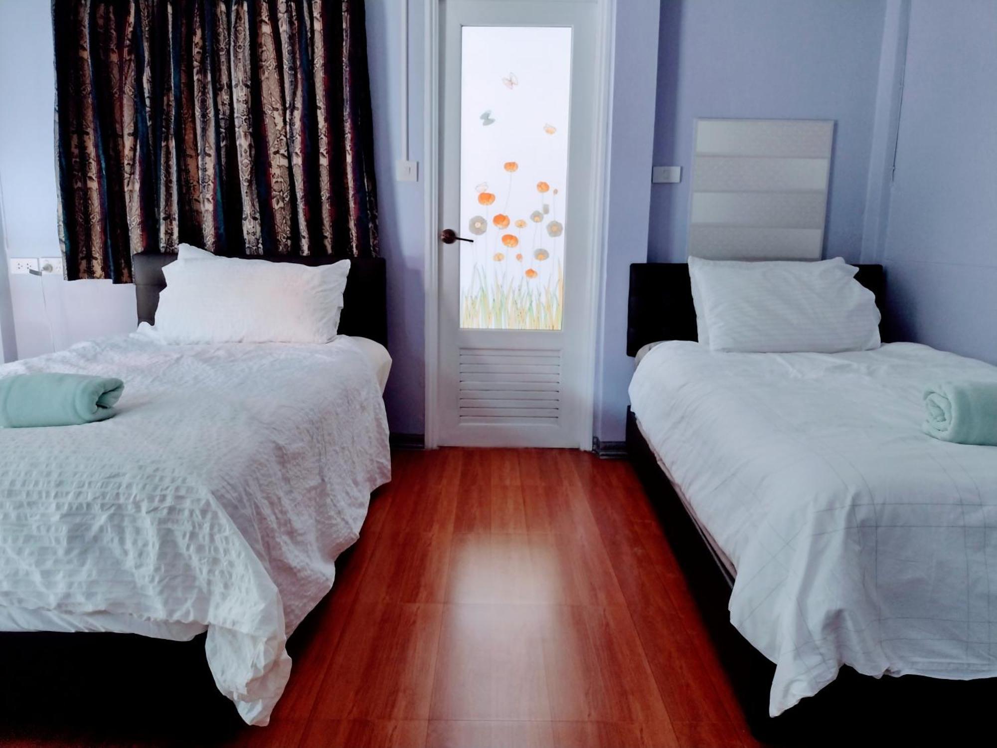 Mango Tree Guestroom Bangkok