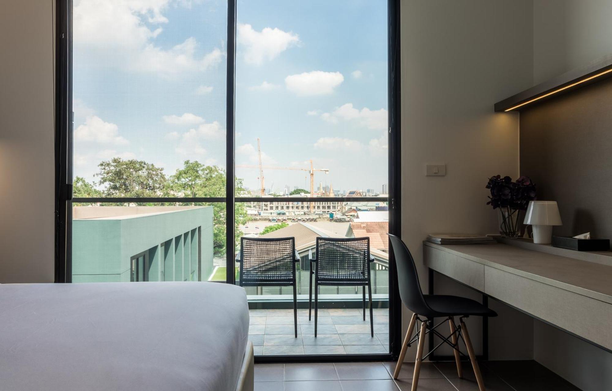 Hotel Theatre 4*