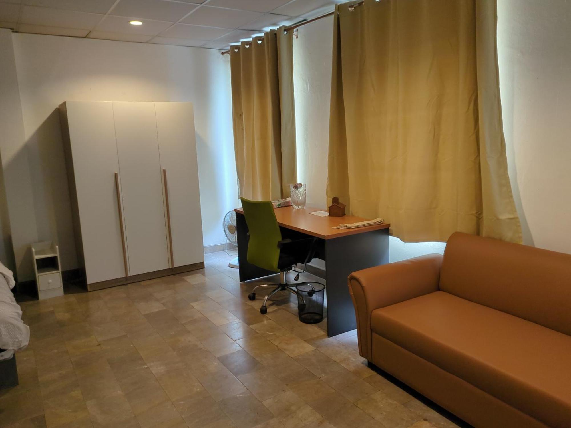 Flourish Guest house *