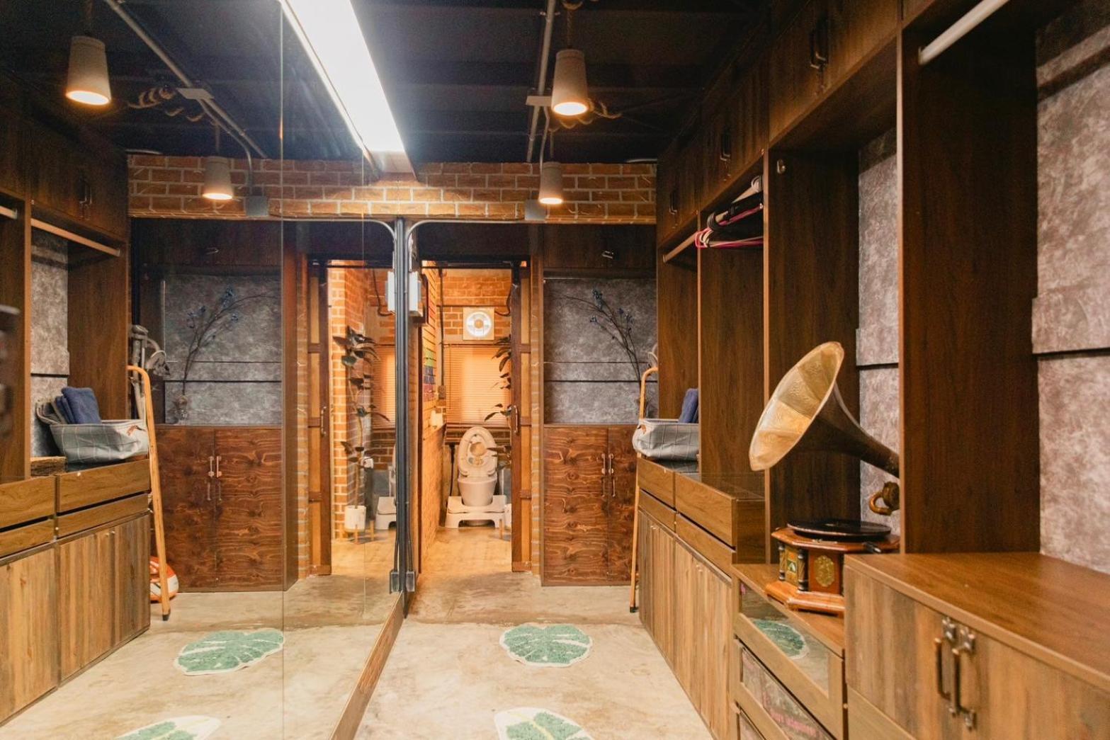 New York Loft & Japanese Magic By V4skin *