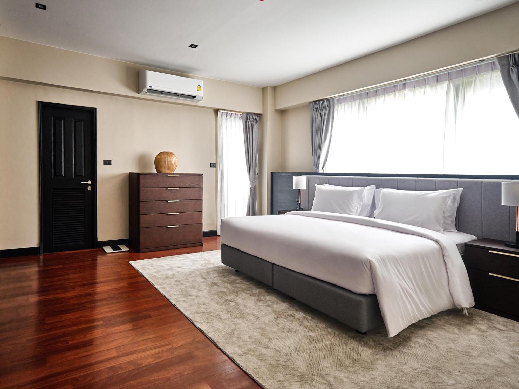 Hotel Floral Court & Sukhumvit 13 4*
