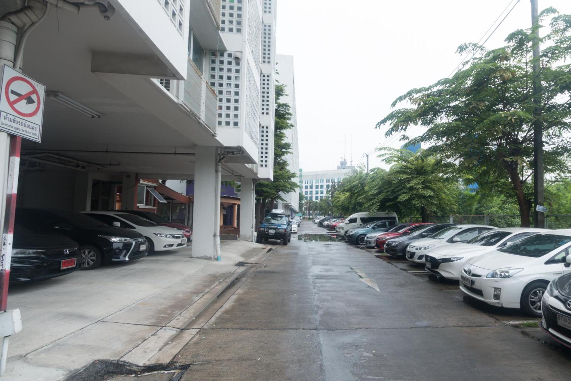 I -house Laguna Garden Rca - Behind Sukhumvit-outer Cbd Apartment Bangkok